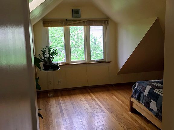 5th image of 3423 Cuyler Ave