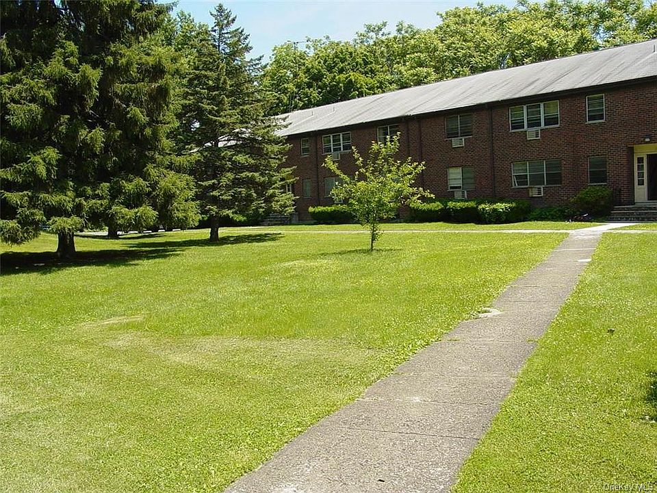 1st image of 52 Willow Ave