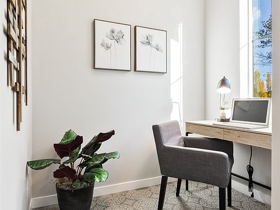 Pictures of same floorplan at different site. Specs/finishes differ.>