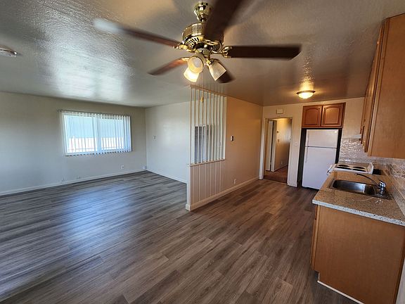3rd image of 759 W Sunset Blvd #B