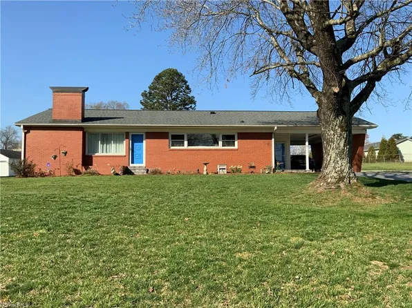 4702 Archdale Rd, Trinity, NC 27370