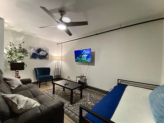 4th image of 201 S Chaparral St Unit 101
