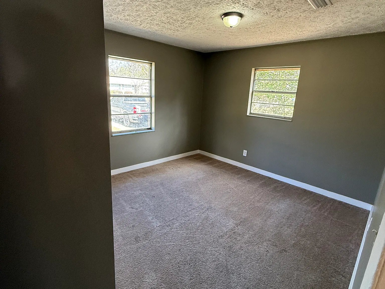 4 bed, 1254 sqft, $1,300 — Photo 3