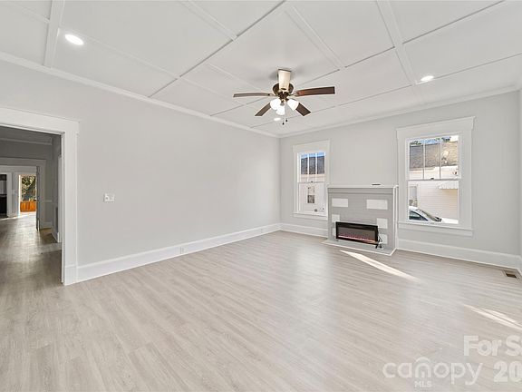 2nd image of 208 Hall St