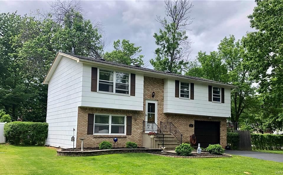 1st image of 23 Christine Dr