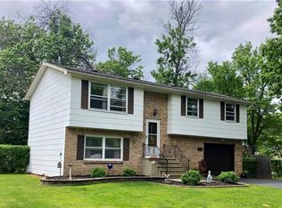 23 Christine Dr, Amherst, NY 14228