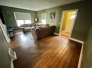 817 College St N, Fargo, ND 58102