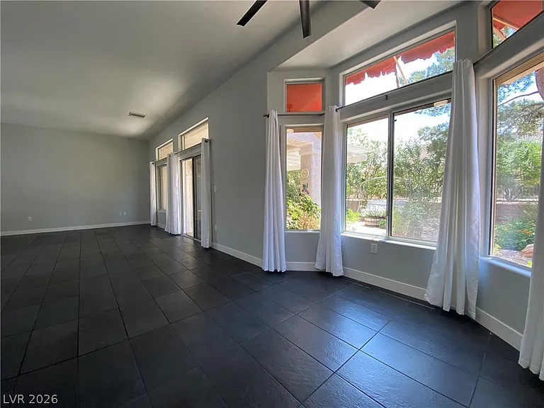 10013 Woodhouse Dr — Photo 12