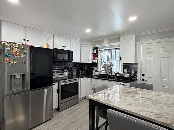 3rd image of 22 Irving Pl #1