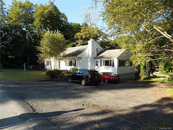 4th image of 2 Ogden Ave