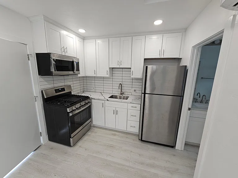 11372 Turtleback Ln — Photo 1