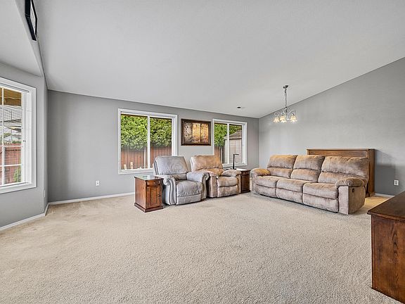 4th image of 5404 Hornby Ln
