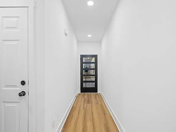4422 Grand Ave #B — Photo 4