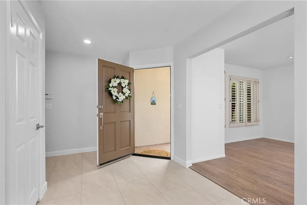 3 bed, 2.5 bath, 2309 sqft, $6,100 — Photo 4