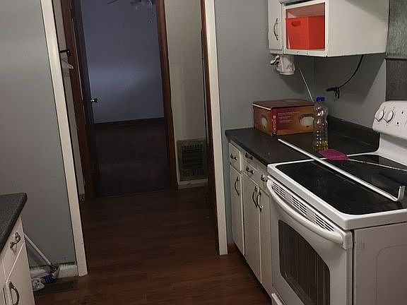 2nd image of 811 Richmond Ave