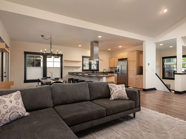 2340 NW Bens Ct — Photo 9