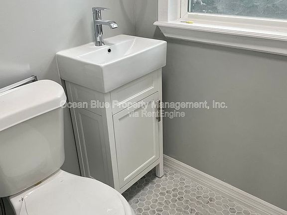 5th image of 2010 E Waters Ave #2