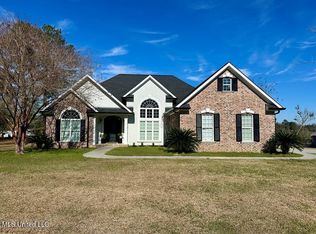 112 Knoll Creek Dr, Carriere, MS 39426