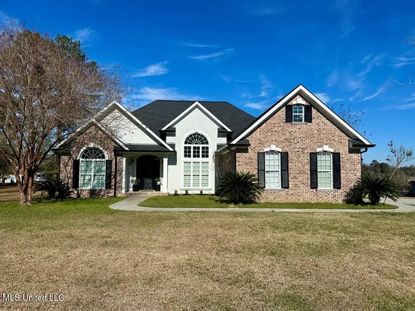 112 Knoll Creek Dr, Carriere, MS 39426