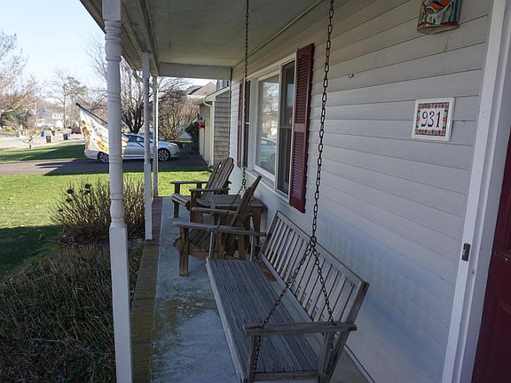 3rd image of 931 Somerset Dr