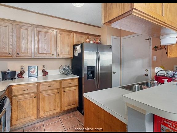 5th image of 3403 Dallis Dr