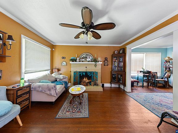 3rd image of 442 23rd St SE