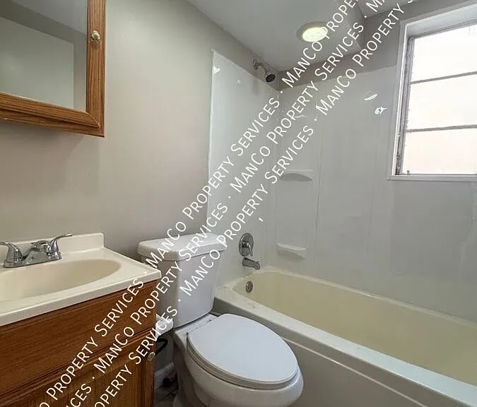 1203 W Fairview Ave #E — Photo 8