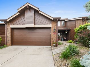 229 Brighton Ct, Greenwood, IN 46143