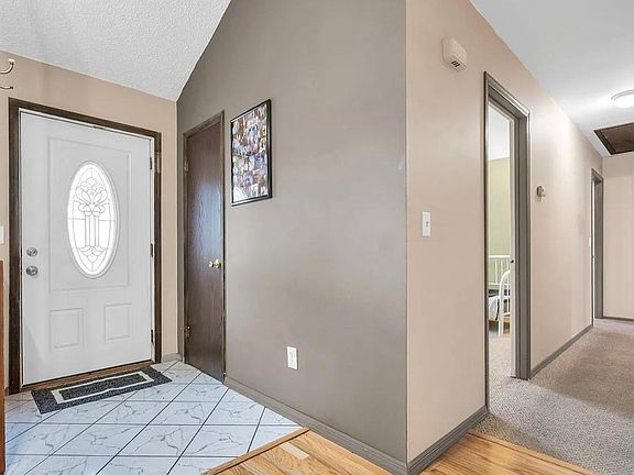 2nd image of 1301 6th Ave