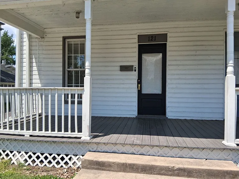 121 S 5th St — Photo 27