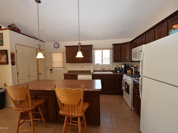 4th image of 1398 N Ironwood Ln