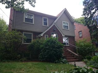 250 Russett Rd, Brookline, MA 02467
