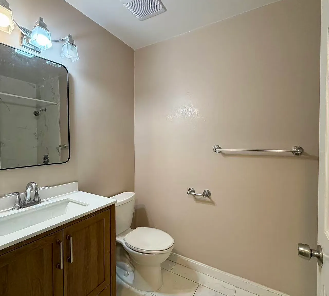 2 bed, 638 sqft, $3,700 — Photo 3