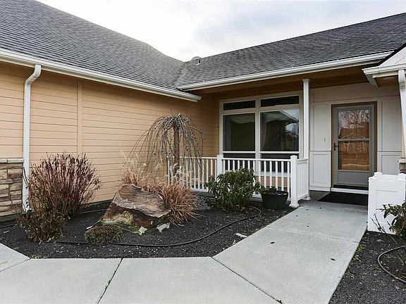 2nd image of 209 Newport Dr