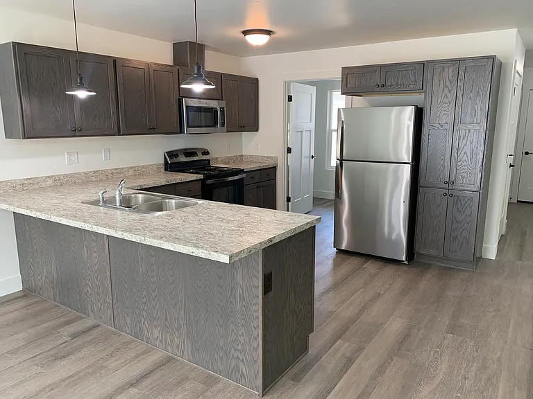 1704 S Woodland Dr — Photo 3
