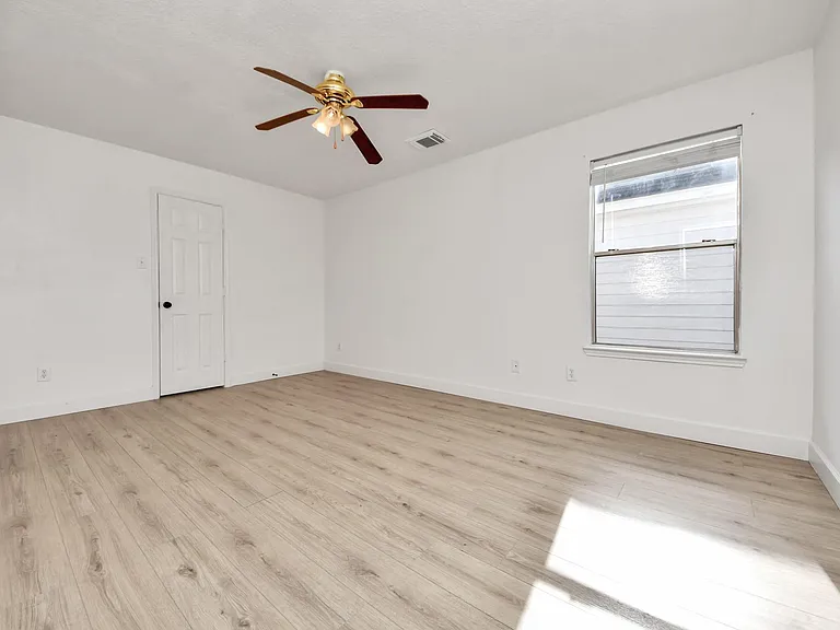 13515 Scarab Dr — Photo 30