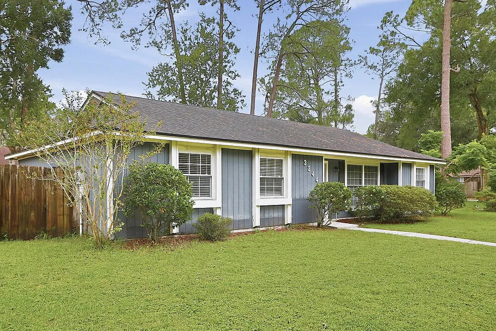 3 bed, 2.0 bath, 1422 sqft, $2,365 — Photo 3