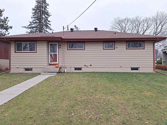 2nd image of 806 N 7th St