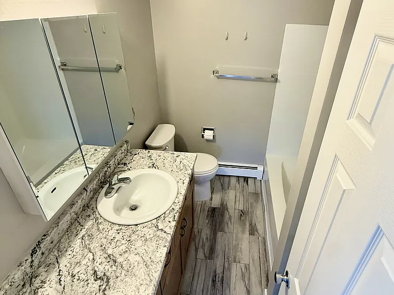 1225 Bunting Ave #15 — Photo 5