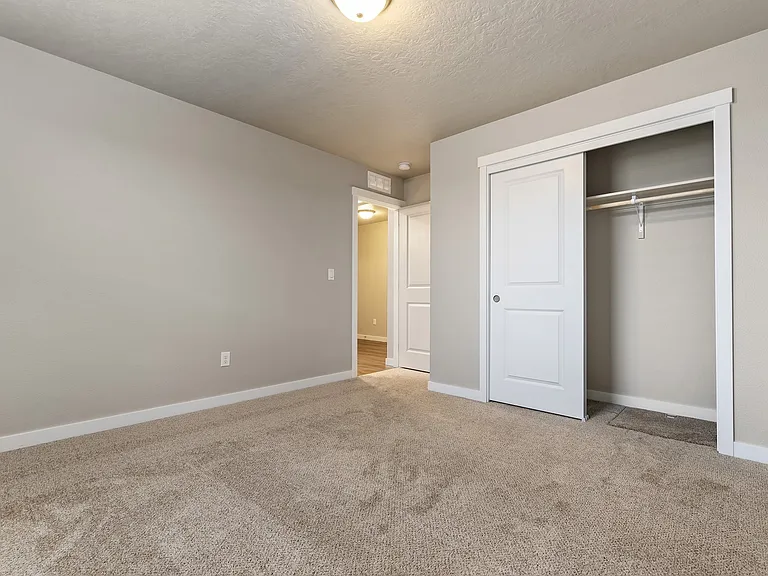 7807 S Dewberry Ave — Photo 8