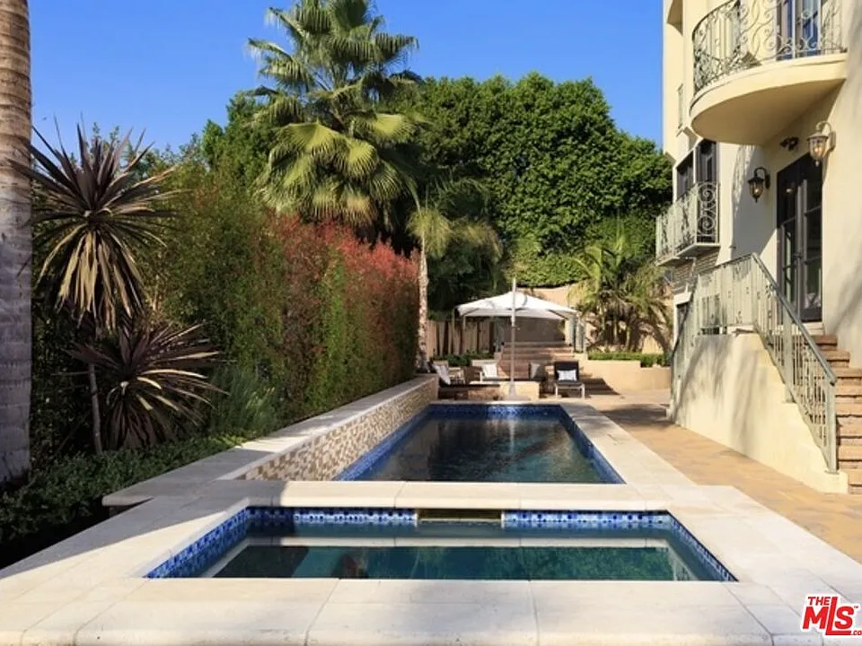 3110 Benedict Canyon Dr
