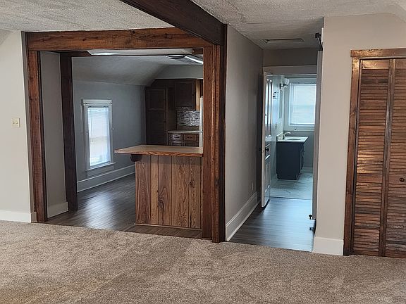 4th image of 606 N Wabash Ave #4