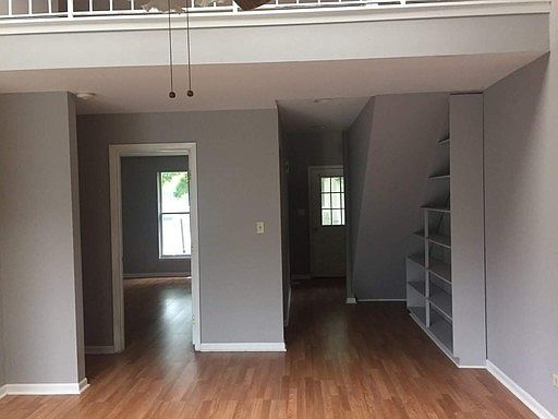5th image of 1543 N Gatewood Ave #1