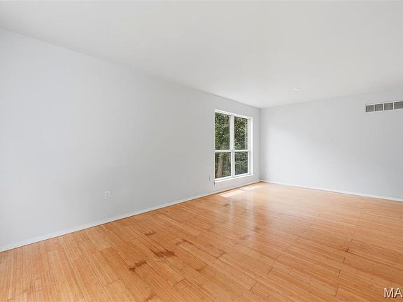5th image of 48 Ironwood Ct
