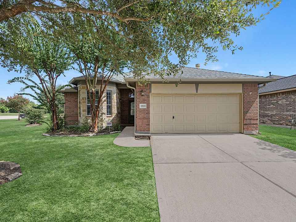 1st image of 1922 Vale Haven Dr