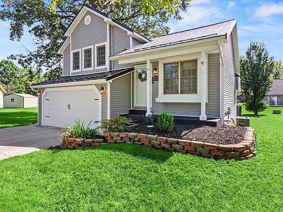 4th image of 210 White Oaks Ct