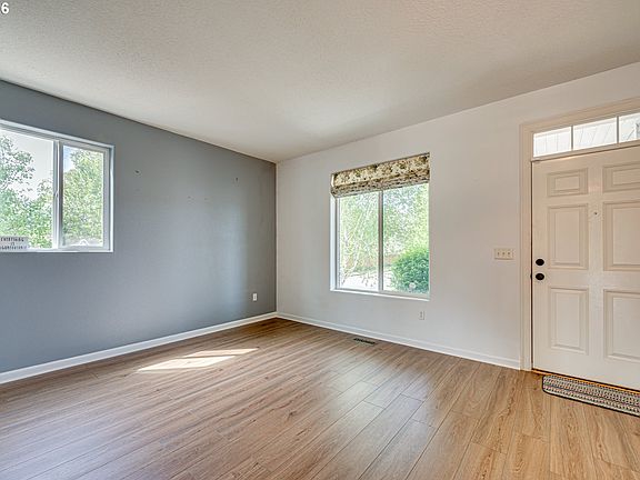 3rd image of 329 S Spruce Ave