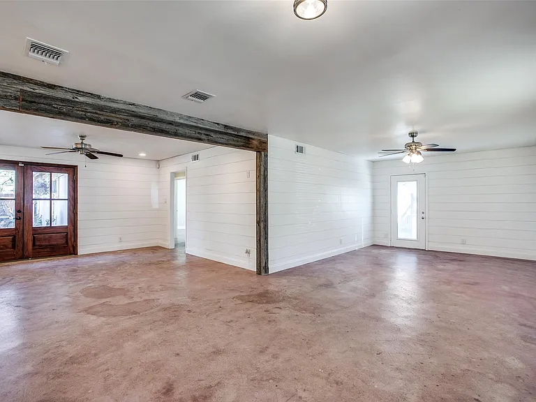 8503 Manhattan Dr — Photo 25