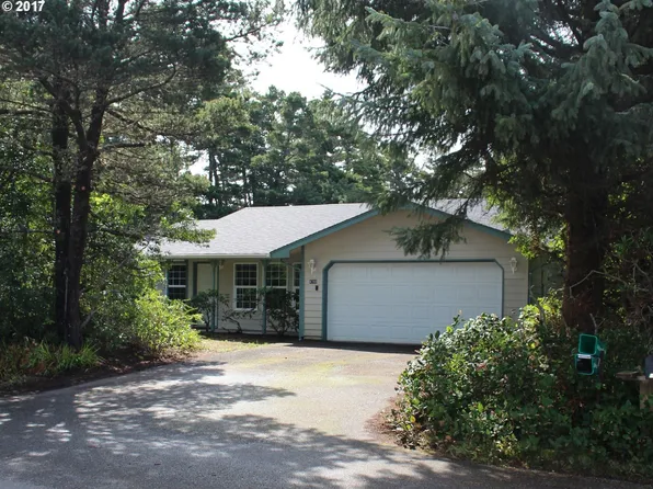 4780 Treewood Ct, Florence, OR 97439