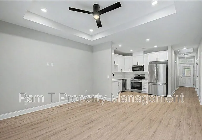 1019 W 35th St #B — Photo 4